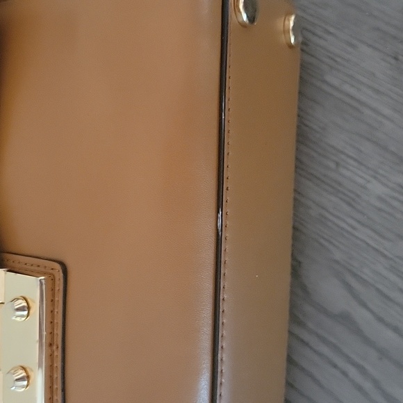 Micheal Kors Crossbody - Picture 4 of 5